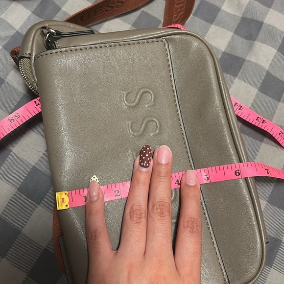 Guess Los Angeles Zimmerman Logo Crossbody - Picture 12 of 13